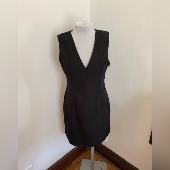 NWT REVOLVE MINIMALIST lovers COMMENSE Black Linen Blend V-Neck Dress Large Mini - Picture 4 of 16